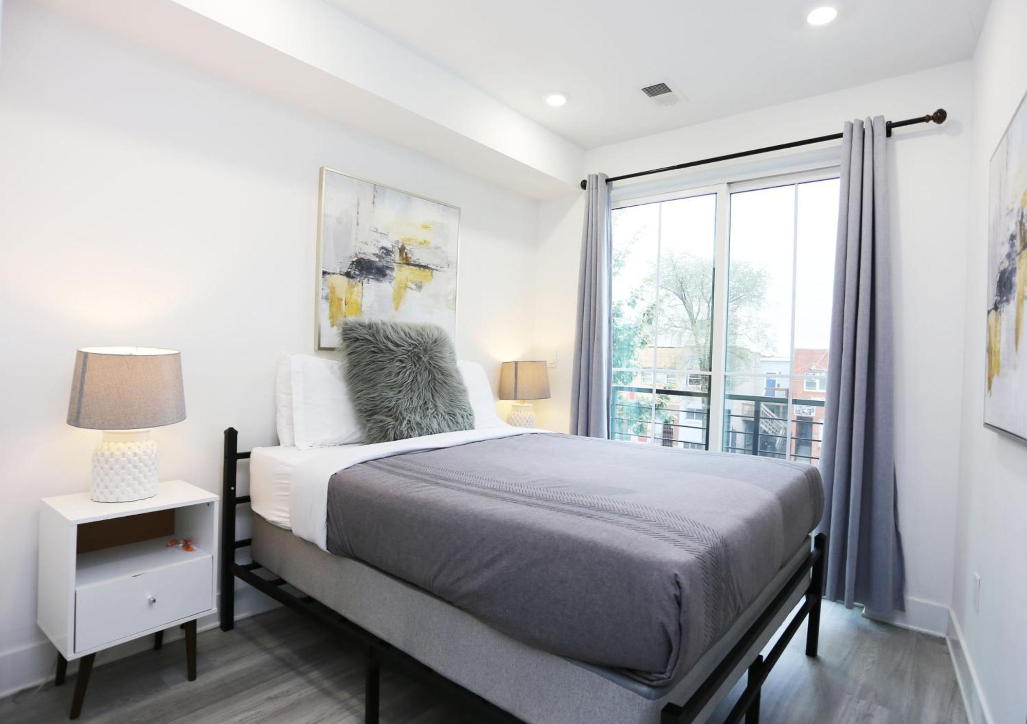 Charming Capitol Hill With Stunning Views!